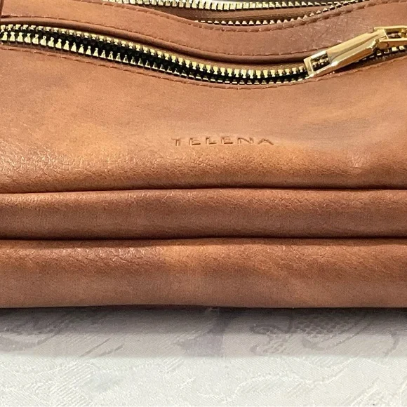 Telena Waist/Fanny/Shoulder Bag w/Nice Organizational Features New Without Tags - Picture 9 of 10